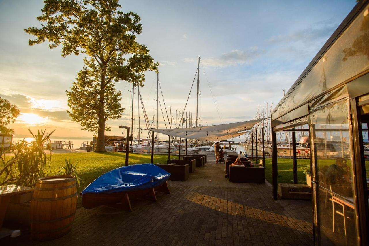 Bl Bavaria Yachtclub & Apartments Balatonlelle Exterior foto