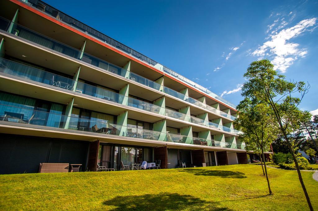 Bl Bavaria Yachtclub & Apartments Balatonlelle Exterior foto