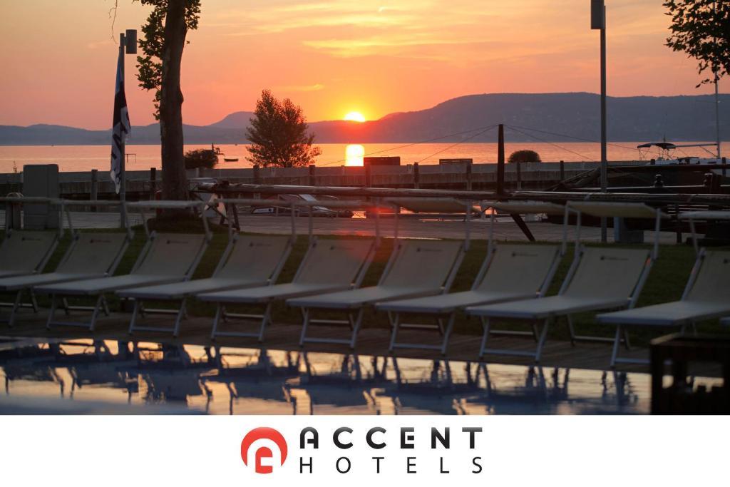 Bl Bavaria Yachtclub & Apartments Balatonlelle Exterior foto