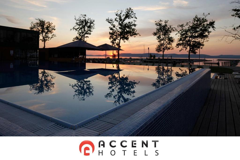 Bl Bavaria Yachtclub & Apartments Balatonlelle Exterior foto
