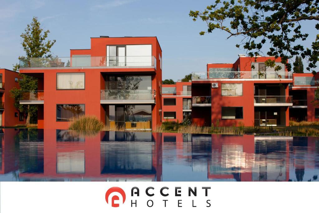 Bl Bavaria Yachtclub & Apartments Balatonlelle Exterior foto