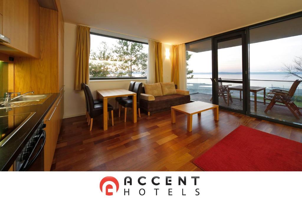Bl Bavaria Yachtclub & Apartments Balatonlelle Habitación foto